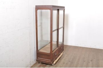 和製アンティーク　大正ロマン　総栗材　ノスタルジックな雰囲気の引き出し付きガラスケース(ショーケース、飾り棚、陳列棚、店舗什器)(R-071291)
