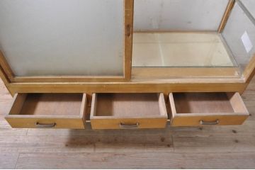 和製アンティーク　ナラ(楢)材　引き出し付き　レトロな雰囲気を醸し出すカウンターショーケース(ガラスケース、陳列棚、飾り棚、店舗什器)(R-071293)