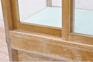 和製アンティーク　木枠　古い木枠がレトロな雰囲気づくりに活躍してくれるパン屋の縦型ガラスケース(ショーケース、飾り棚、陳列棚、店舗什器)(R-071294)
