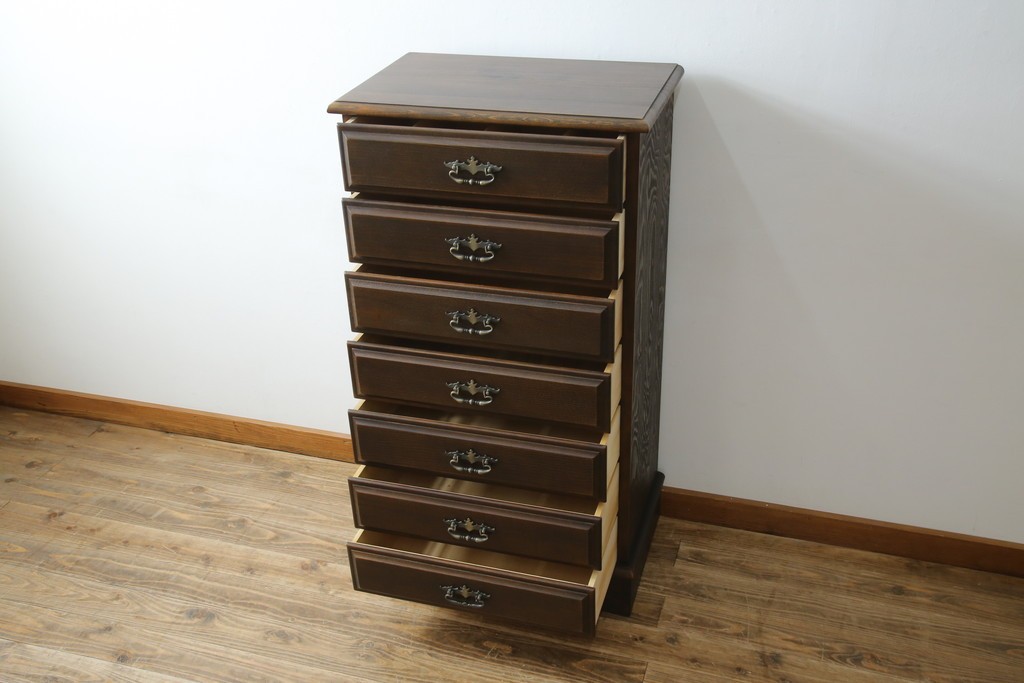 和製ビンテージ　カリモク家具(karimoku)　落ち着いた色味と木目が魅力的な縦型チェスト　(R-071298)