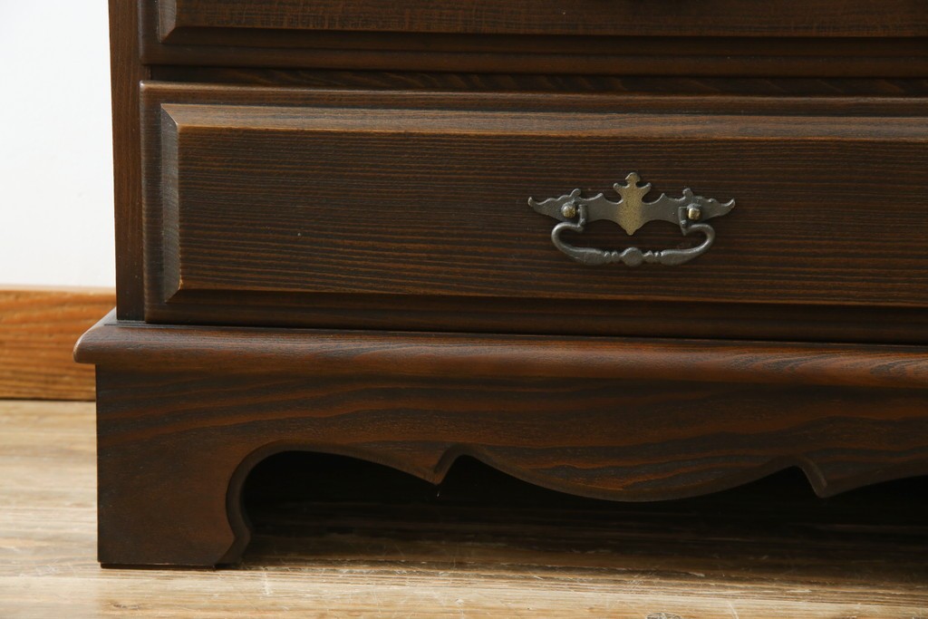 和製ビンテージ　カリモク家具(karimoku)　落ち着いた色味と木目が魅力的な縦型チェスト　(R-071298)