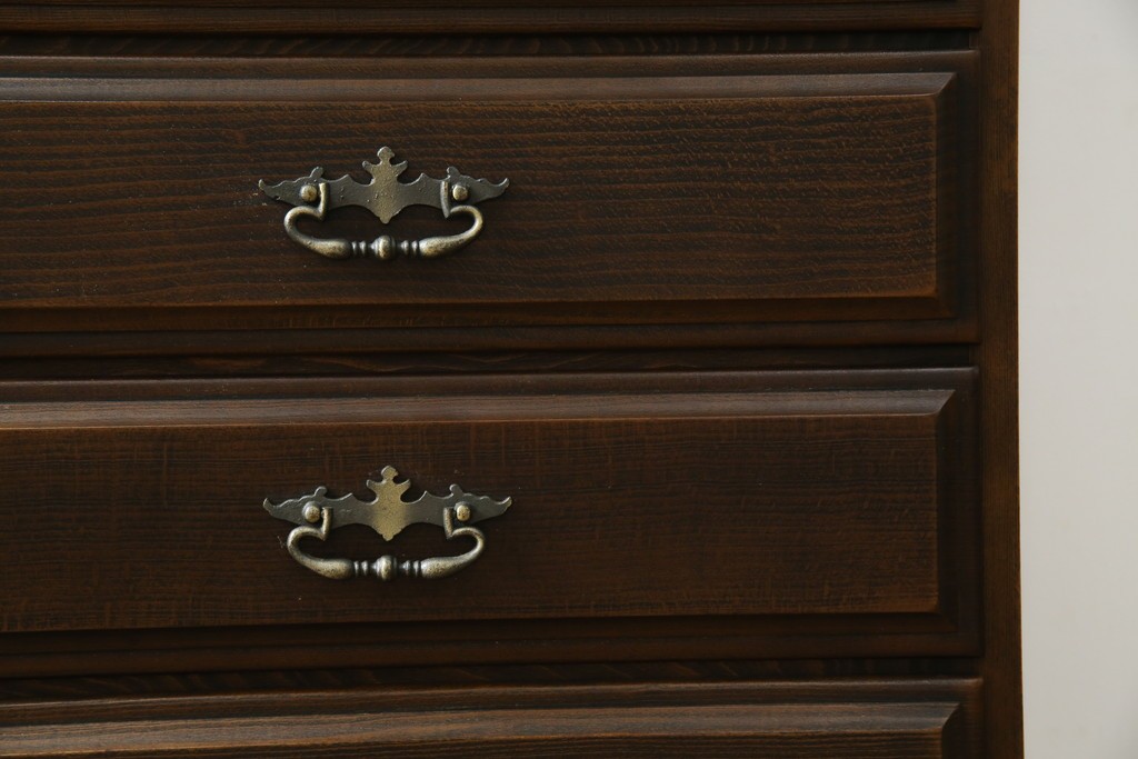 和製ビンテージ　カリモク家具(karimoku)　落ち着いた色味と木目が魅力的な縦型チェスト　(R-071298)