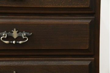 和製ビンテージ　カリモク家具(karimoku)　落ち着いた色味と木目が魅力的な縦型チェスト　(R-071298)