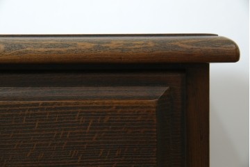 和製ビンテージ　カリモク家具(karimoku)　落ち着いた色味と木目が魅力的な縦型チェスト　(R-071298)