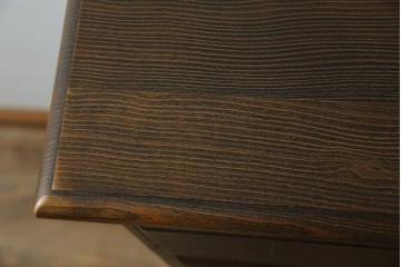 和製ビンテージ　カリモク家具(karimoku)　落ち着いた色味と木目が魅力的な縦型チェスト　(R-071298)