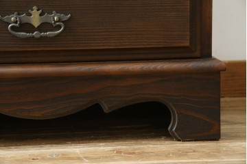 和製ビンテージ　カリモク家具(karimoku)　落ち着いた色味と木目が魅力的な縦型チェスト　(R-071298)