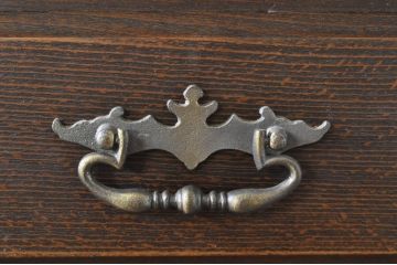 和製ビンテージ　カリモク家具(karimoku)　落ち着いた色味と木目が魅力的な縦型チェスト(サイドチェスト、引き出し)(R-071298)