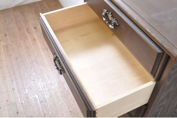 和製ビンテージ　カリモク家具(karimoku)　落ち着いた色味と木目が魅力的な縦型チェスト(サイドチェスト、引き出し)(R-071298)