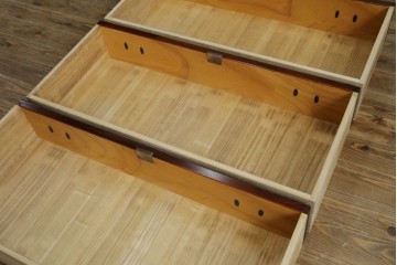 中古　岩谷堂箪笥　菊幸　力強い杢目と重厚感ある金具が魅力の和箪笥　(R-071305)