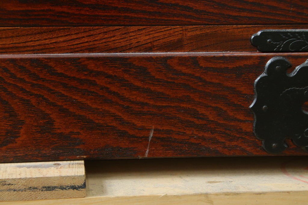 中古　岩谷堂箪笥　菊幸　力強い杢目と重厚感ある金具が魅力の和箪笥　(R-071305)