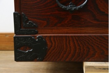 中古　岩谷堂箪笥　菊幸　力強い杢目と重厚感ある金具が魅力の和箪笥　(R-071305)