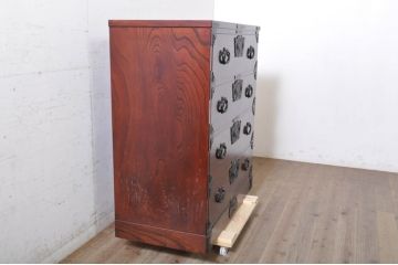 中古　岩谷堂箪笥　力強い木目と凝った金具が美しい収納箪笥(引き出し、チェスト、和たんす、衣装箪笥)(R-071306)