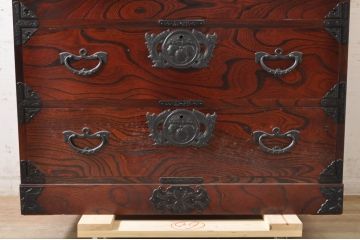 中古　岩谷堂箪笥　力強い木目と凝った金具が美しい収納箪笥(引き出し、チェスト、和たんす、衣装箪笥)(R-071306)