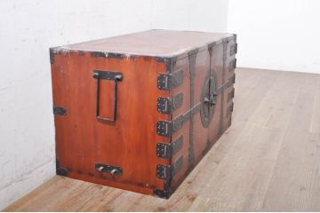 和製アンティーク　総檜(ヒノキ)材　趣溢れる佇まいが目を惹く漆塗りのキレイな観音箪笥ローボード(衣装箪笥、収納箪笥、引き出し、テレビ台、テレビボード)(R-071309)