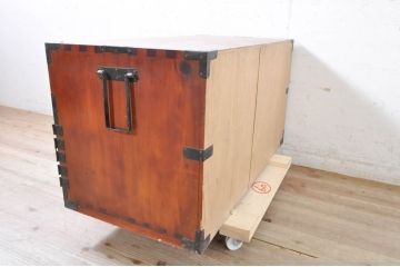 和製アンティーク　総檜(ヒノキ)材　趣溢れる佇まいが目を惹く漆塗りのキレイなローボード(衣装箪笥、収納箪笥、引き出し、テレビ台、テレビボード)(R-071310)