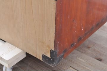 和製アンティーク　総檜(ヒノキ)材　趣溢れる佇まいが目を惹く漆塗りのキレイなローボード(衣装箪笥、収納箪笥、引き出し、テレビ台、テレビボード)(R-071310)