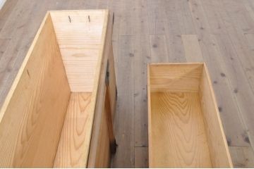 和製アンティーク　檜(ヒノキ)材　木味の色合いと金具が魅力的な時代箱(屏風箱、収納箱、長持、ディスプレイ、店舗什器)(R-071317)