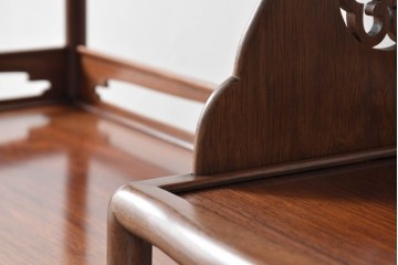 和製ビンテージ　高級品　高村英峰作　総紫檀(シタン)材　シンプルなデザインで取り入れやすい茶棚　(R-071318)