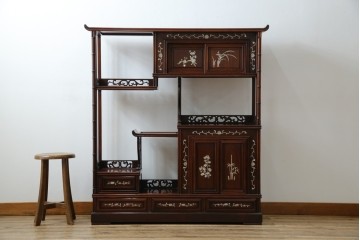 和製アンティーク　高級品!!　花梨(カリン)材　螺鈿(ラデン)　象嵌入り　上質な和の空間作りにおすすめの茶棚　(R-071319)