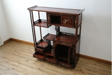 和製アンティーク　高級品!!　花梨(カリン)材　螺鈿(ラデン)　象嵌入り　上質な和の空間作りにおすすめの茶棚　(R-071319)