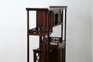 和製アンティーク　高級品!!　花梨(カリン)材　螺鈿(ラデン)　象嵌入り　上質な和の空間作りにおすすめの茶棚　(R-071319)