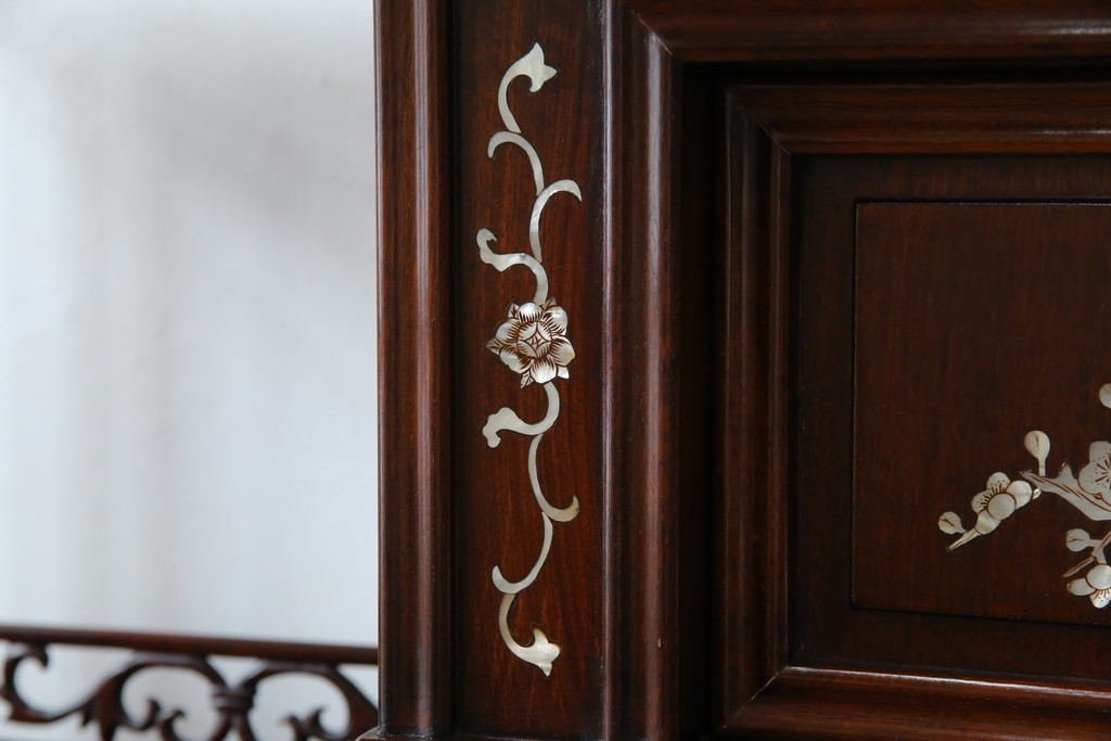 和製アンティーク　高級品!!　花梨(カリン)材　螺鈿(ラデン)　象嵌入り　上質な和の空間作りにおすすめの茶棚　(R-071319)