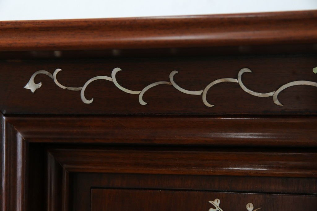 和製アンティーク　高級品!!　花梨(カリン)材　螺鈿(ラデン)　象嵌入り　上質な和の空間作りにおすすめの茶棚　(R-071319)