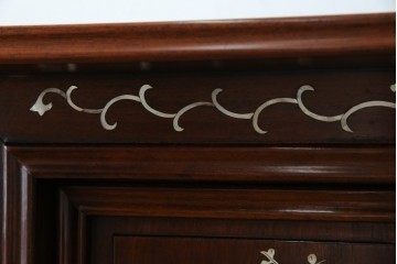 和製アンティーク　高級品!!　花梨(カリン)材　螺鈿(ラデン)　象嵌入り　上質な和の空間作りにおすすめの茶棚　(R-071319)