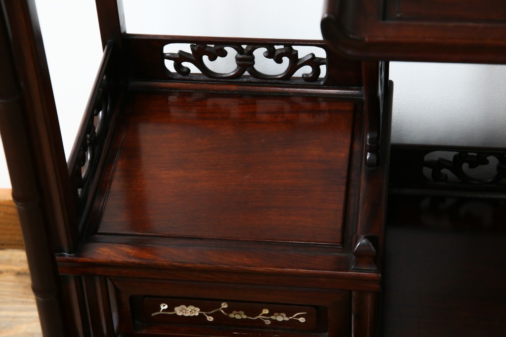 和製アンティーク　高級品!!　花梨(カリン)材　螺鈿(ラデン)　象嵌入り　上質な和の空間作りにおすすめの茶棚　(R-071319)