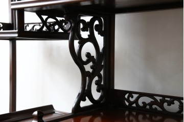 和製アンティーク　高級品!!　花梨(カリン)材　螺鈿(ラデン)　象嵌入り　上質な和の空間作りにおすすめの茶棚　(R-071319)