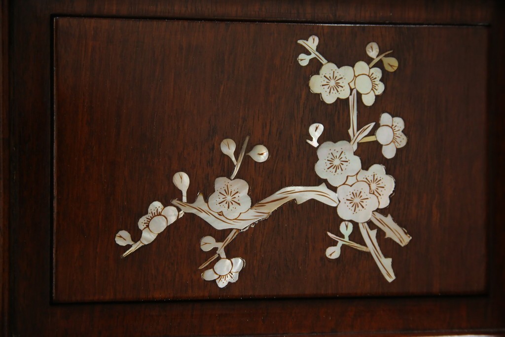 和製アンティーク　高級品!!　花梨(カリン)材　螺鈿(ラデン)　象嵌入り　上質な和の空間作りにおすすめの茶棚　(R-071319)