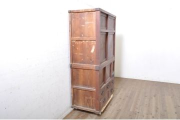 和製アンティーク　前面欅(ケヤキ)材　どこか懐かしさを感じる二段重ね関東水屋箪笥(キャビネット、茶箪笥、食器棚、収納棚、戸棚、重ねタンス)(R-071322)