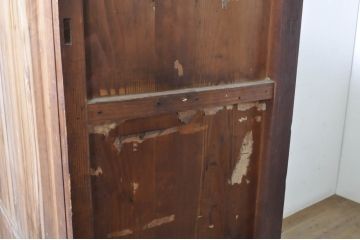 和製アンティーク　前面欅(ケヤキ)材　どこか懐かしさを感じる二段重ね関東水屋箪笥(キャビネット、茶箪笥、食器棚、収納棚、戸棚、重ねタンス)(R-071322)