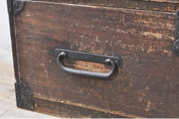 和製アンティーク　前面桐(キリ)材　歴史を感じる落ち着いた佇まいが魅力の時代箪笥ローボード(ローチェスト、衣装箪笥、収納箪笥、和タンス、引き出し、テレビ台、テレビボード)(R-071325)
