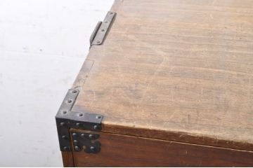 和製アンティーク　上手物!!　総桐(キリ)材　金具の立派な関東衣装箪笥(時代箪笥、和タンス、総桐箪笥、総桐たんす、収納たんす、重ね箪笥、引き出し)(R-071326)