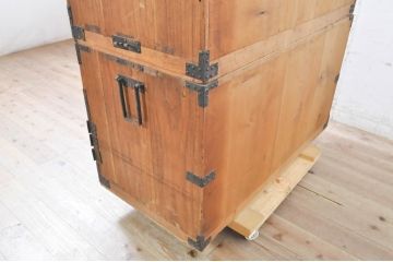 和製アンティーク　上手物!!　総桐(キリ)材　金具の立派な関東衣装箪笥(時代箪笥、和タンス、総桐箪笥、総桐たんす、収納たんす、重ね箪笥、引き出し)(R-071326)