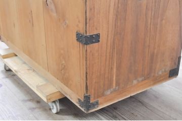 和製アンティーク　上手物!!　総桐(キリ)材　金具の立派な関東衣装箪笥(時代箪笥、和タンス、総桐箪笥、総桐たんす、収納たんす、重ね箪笥、引き出し)(R-071326)