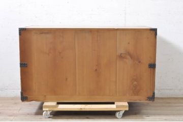 和製アンティーク　上手物!!　総桐(キリ)材　金具の立派な関東衣装箪笥ローボード(時代箪笥、和タンス、総桐箪笥、総桐たんす、収納たんす、引き出し、ローチェスト、テレビ台、テレビボード)(R-071328)
