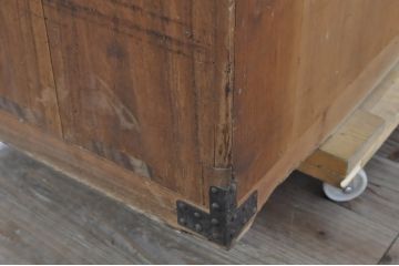 和製アンティーク　上手物!!　総桐(キリ)材　金具の立派な関東衣装箪笥ローボード(時代箪笥、和タンス、総桐箪笥、総桐たんす、収納たんす、引き出し、ローチェスト、テレビ台、テレビボード)(R-071328)