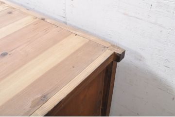和製アンティーク　前面欅(ケヤキ)材　どこか懐かしさを感じる関東水屋箪笥サイドボード(サイドキャビネット、茶箪笥、食器棚、収納棚、戸棚)(R-071330)