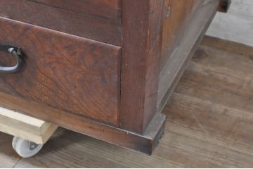 和製アンティーク　前面欅(ケヤキ)材　どこか懐かしさを感じる関東水屋箪笥サイドボード(サイドキャビネット、茶箪笥、食器棚、収納棚、戸棚)(R-071330)