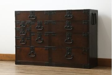 和製アンティーク　デザインとサイズが希少!!　歳月を重ねた趣ある佇まいが魅力的な檜(ヒノキ)材　の関西帳場小箪笥(収納箪笥、整理タンス、帳場箪笥、時代箪笥、引き出し)(R-071331)