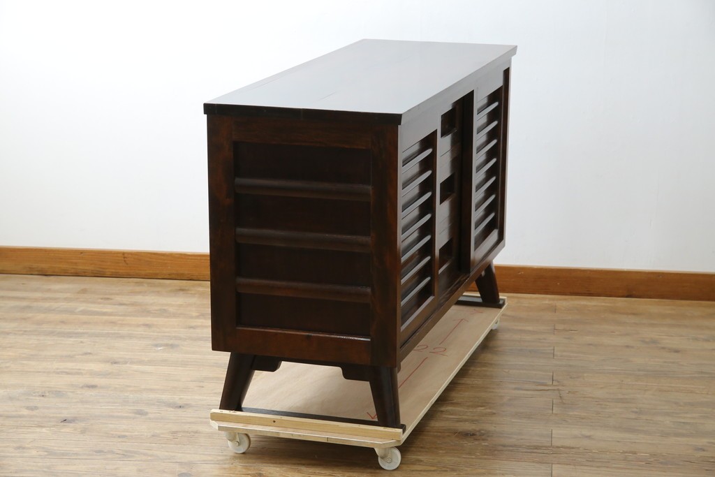 和製ビンテージ　松本民芸家具　和モダンな佇まいが目を引くA型サイドボード　定価約43万7千円　(R-071348)