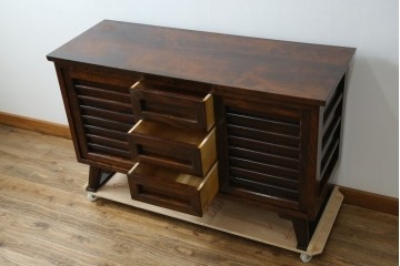 和製ビンテージ　松本民芸家具　和モダンな佇まいが目を引くA型サイドボード　定価約43万7千円　(R-071348)