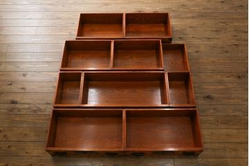 中古　超美品　新古品　重厚なニレ材無垢材　堂々とした佇まいが魅力のアンティーク調時代箪笥(収納箪笥、衣装箪笥、整理箪笥、和箪笥、引き出し、サイドボード)(R-071349)