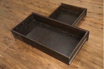 中古　旭川家具　近藤工芸　Solid Furniture OAK (ソリッドファニチャー オーク)　ナラ材　落ち着いた佇まいが魅力の二段重ねアンティーク調チェスト(引き出し、整理箪笥、収納箪笥、衣装箪笥)(R-071351)