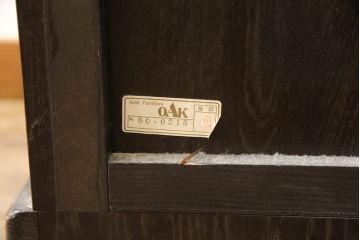 中古　旭川家具　近藤工芸　Solid Furniture OAK (ソリッドファニチャー オーク)　ナラ材　落ち着いた佇まいが魅力の二段重ねアンティーク調チェスト(引き出し、整理箪笥、収納箪笥、衣装箪笥)(R-071351)