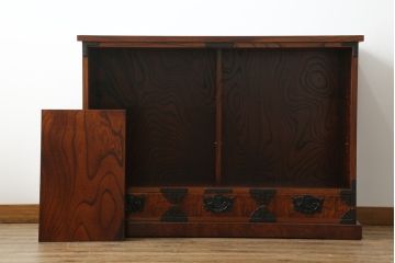 中古　美品!!　岩谷堂箪笥　和の趣溢れる佇まいが魅力のサイドボード(水屋箪笥、茶タンス、茶棚、収納棚、サイドキャビネット、食器棚)(R-071354)
