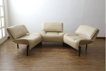 中古　本革(レザー)　Cassina(カッシーナ)　VERANDA(ヴェランダ) 　125VERANDA3　高級感溢れるデザインと機能性が素敵な3Pソファ(三人掛け、ハイバックチェア)(定価約150万円)(R-071358)