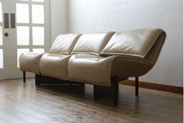 中古　本革(レザー)　Cassina(カッシーナ)　VERANDA(ヴェランダ) 　125VERANDA3　高級感溢れるデザインと機能性が素敵な3Pソファ(三人掛け、ハイバックチェア)(定価約150万円)(R-071358)
